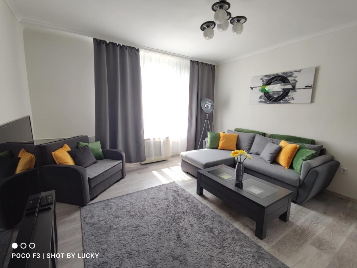 Central Greatforest Apartman Debrecen Buitenkant foto