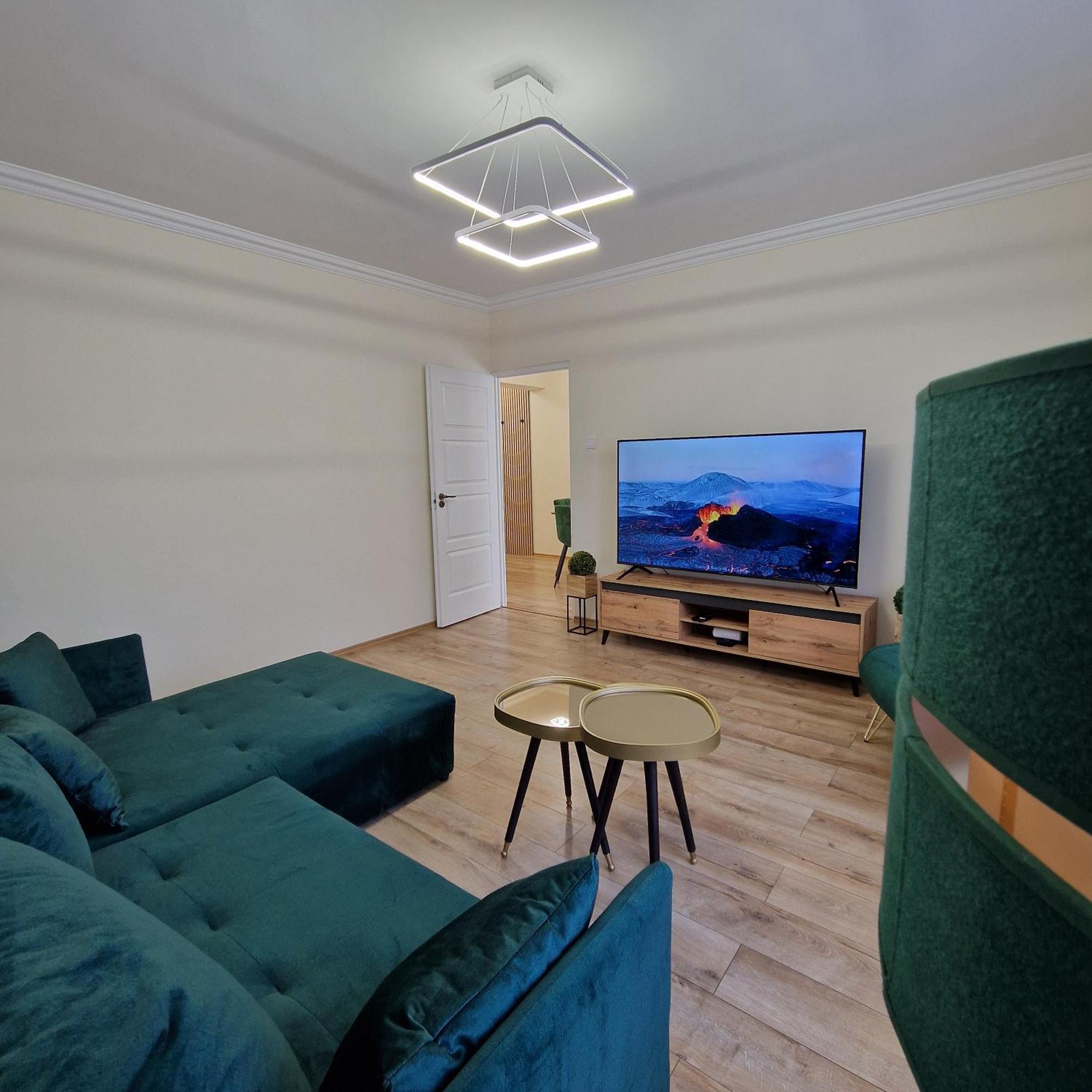 Central Greatforest Apartman Debrecen Buitenkant foto