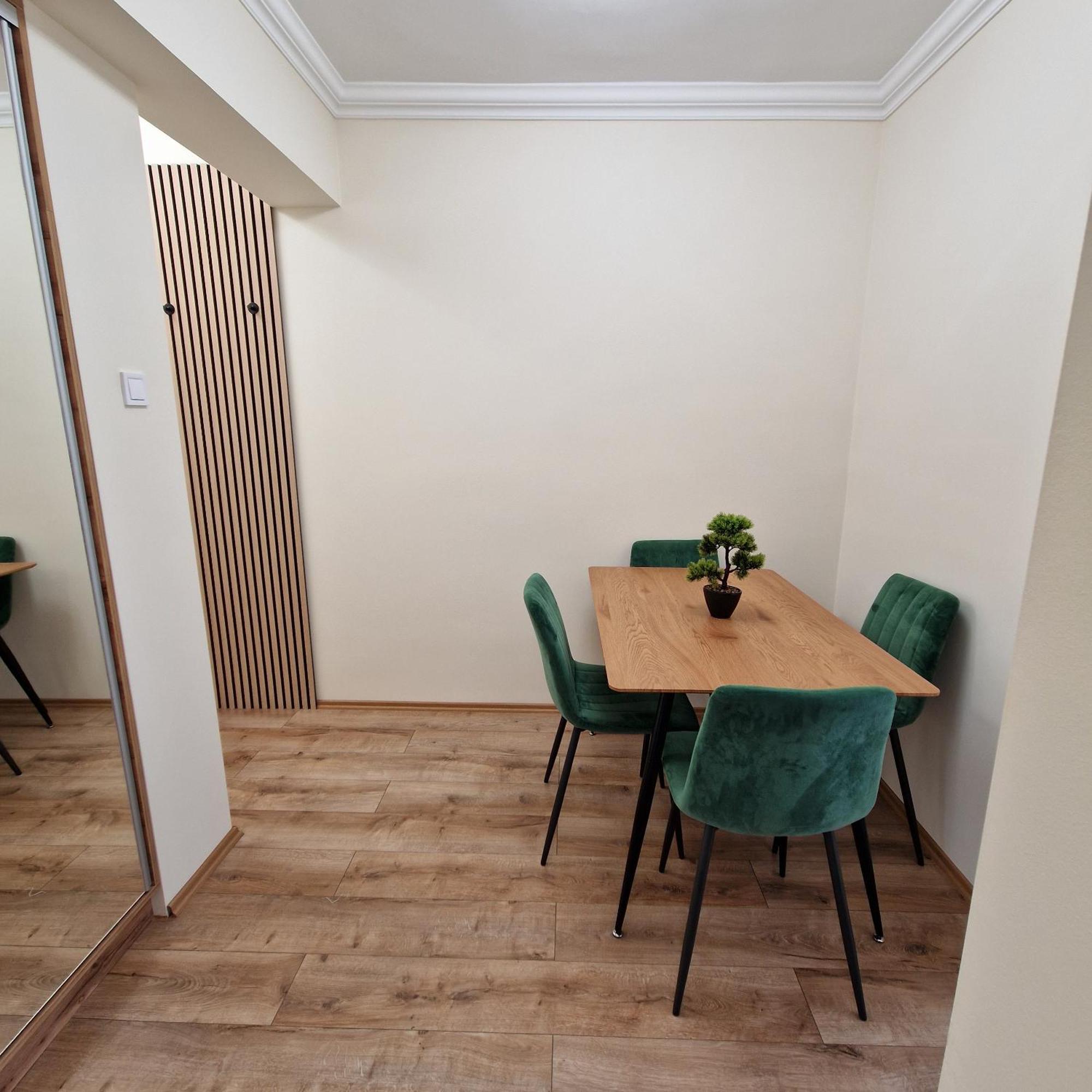 Central Greatforest Apartman Debrecen Buitenkant foto